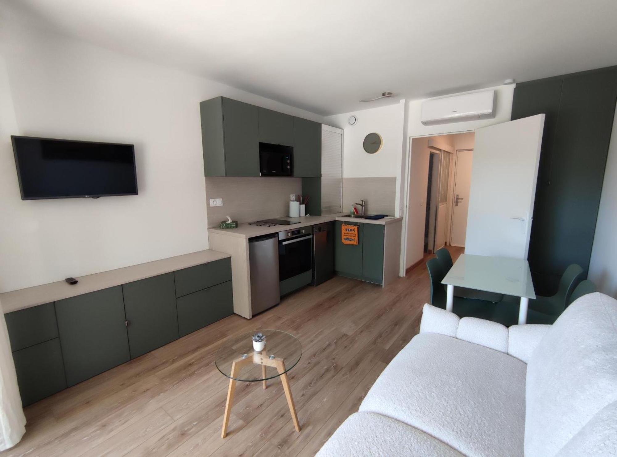 Studio Avec Parking Centre-Ville Face A La Gare Plage & Commerces Arcachon Esterno foto